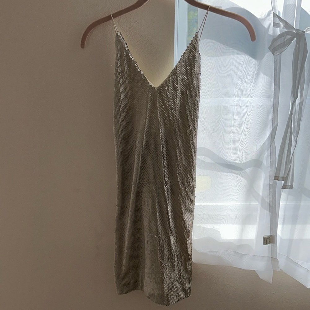 Boutique Size Small Gold Champagne Bodycon Cross Dress (worn once)